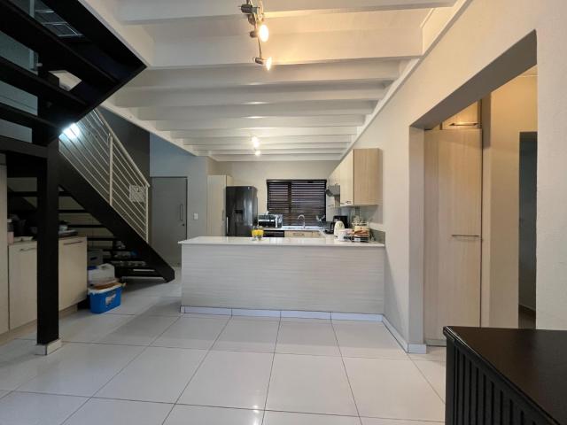 Townhouse for sale in Sandton, City of Johannesburg Metropolitan Municipality