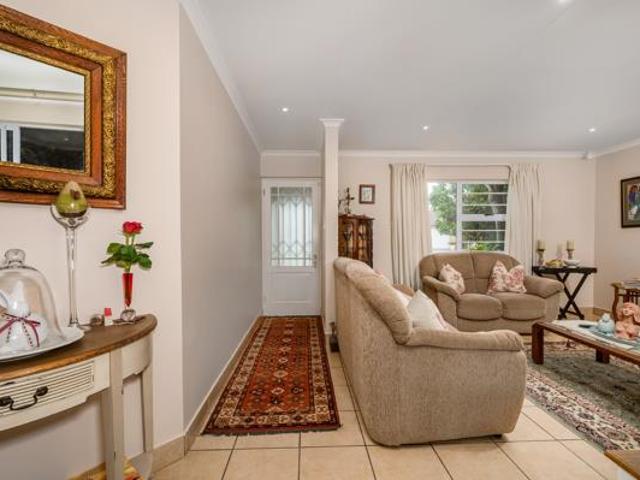 Townhouse for sale in Port Elizabeth, Eastern Cape