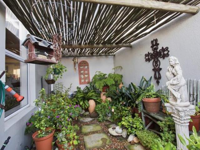Townhouse for rent in Cape Town, Western Cape