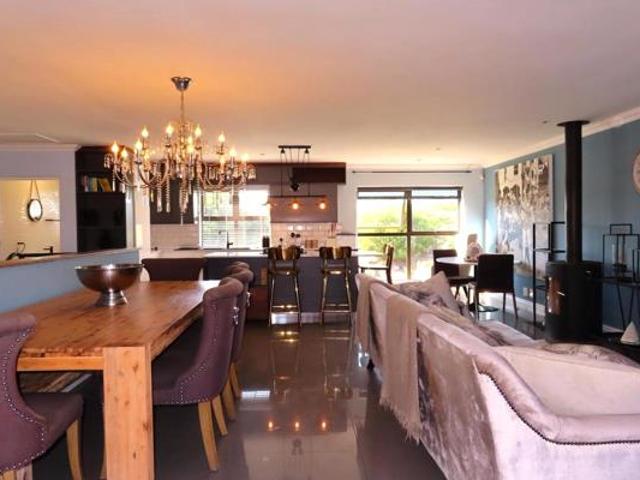 Townhouse for rent in Cape Town, Western Cape