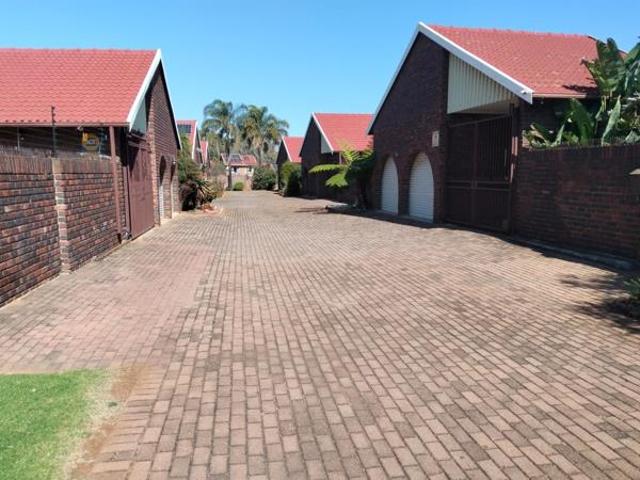 Townhouse for rent in Ekurhuleni, Gauteng