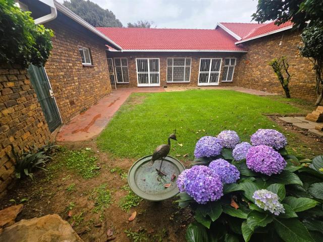 Townhouse for sale in Ekurhuleni, Gauteng