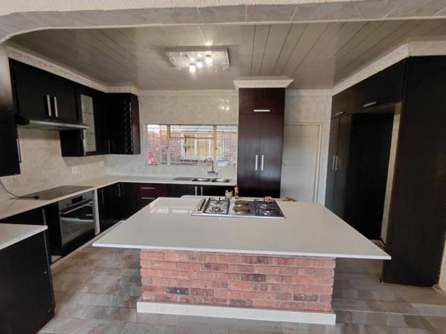 Townhouse for rent in Ekurhuleni, Gauteng
