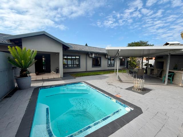 Townhouse for sale in UMhlathuze Municipality, Kwazulu-natal