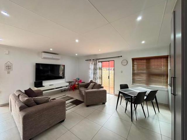 Townhouse for rent in UMhlathuze Municipality, Kwazulu-natal
