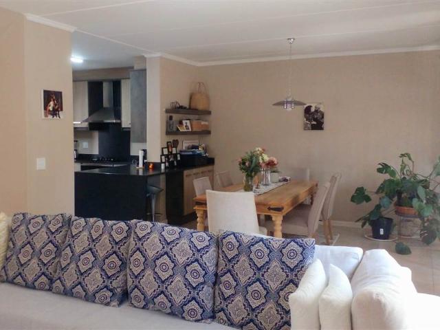 Townhouse for sale in Johannesburg, North & Sandton