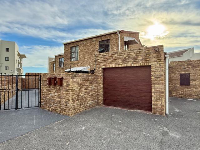 Townhouse for sale in Cape Town, Western Cape