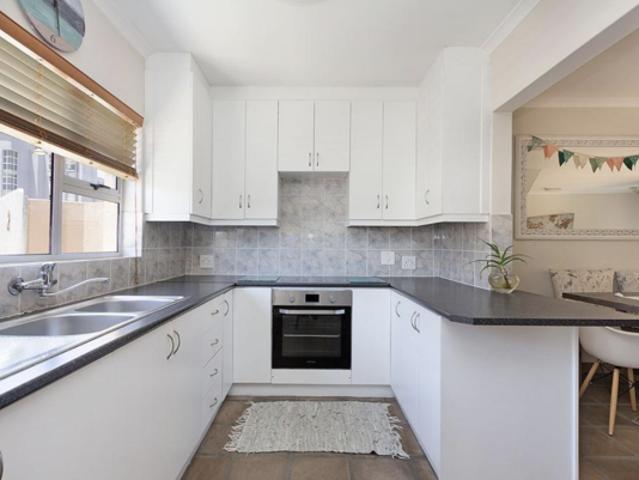 Townhouse for rent in Cape Town, Western Cape