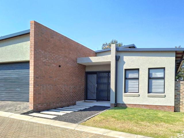 Townhouse for rent in Tembisa, Gauteng