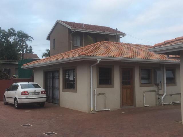 Townhouse for rent in Seaview, Kwazulu-natal