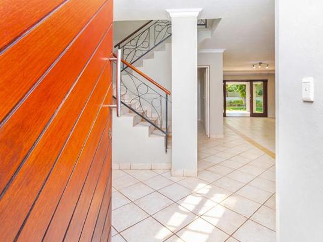 Townhouse for rent in Waterkloof, Gauteng