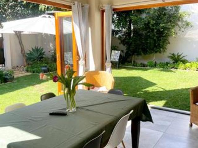 Townhouse for rent in Waterkloof, Gauteng