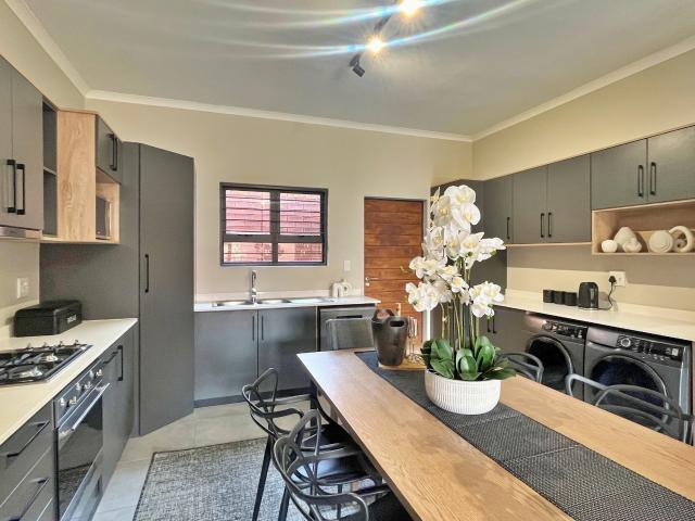 Townhouse for sale in Waterkloof, Gauteng