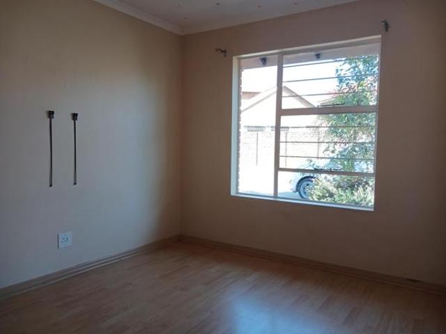 Townhouse for rent in Ekurhuleni, Gauteng