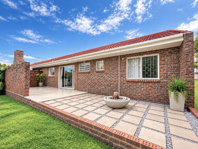 Townhouse for sale in East London, Buffalo City Metropolitan Municipality