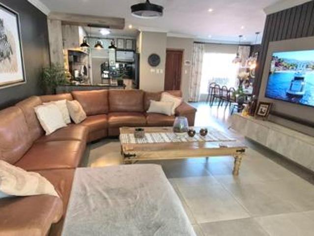 Townhouse for sale in Tlhabane, North West