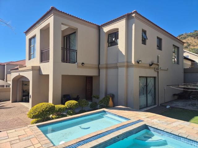 Townhouse for sale in Tlhabane, North West