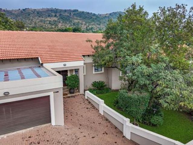 Townhouse for sale in Tlhabane, North West