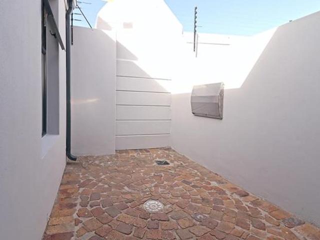 Townhouse for sale in Cape Town, Western Cape
