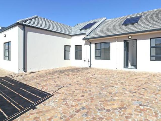 Townhouse for sale in Cape Town, Western Cape