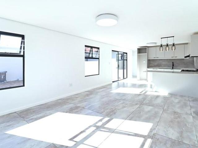 Townhouse for sale in Cape Town, Western Cape