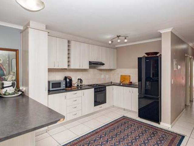 Townhouse for sale in Cape Town, Western Cape