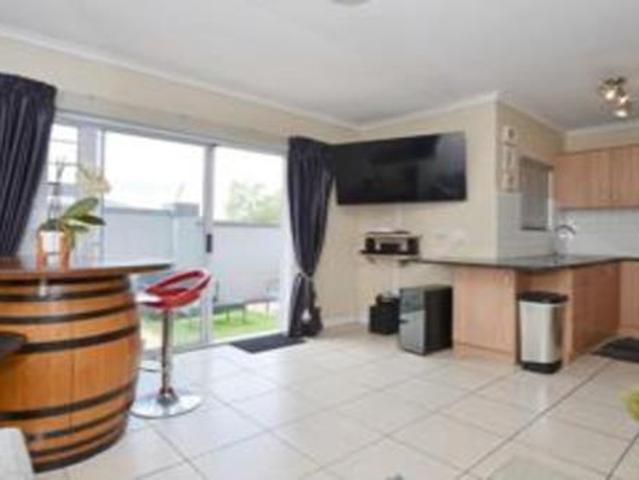 Townhouse for rent in Cape Town, Western Cape