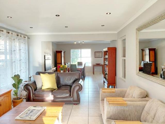 Townhouse for rent in Cape Town, Western Cape