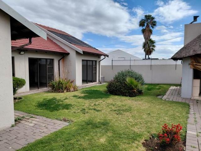 Townhouse for rent in Ekurhuleni, Gauteng