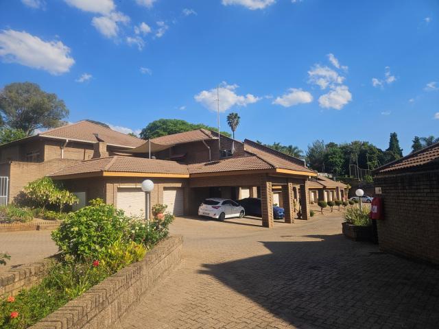 Townhouse for rent in Johannesburg, City of Johannesburg Metropolitan Municipality