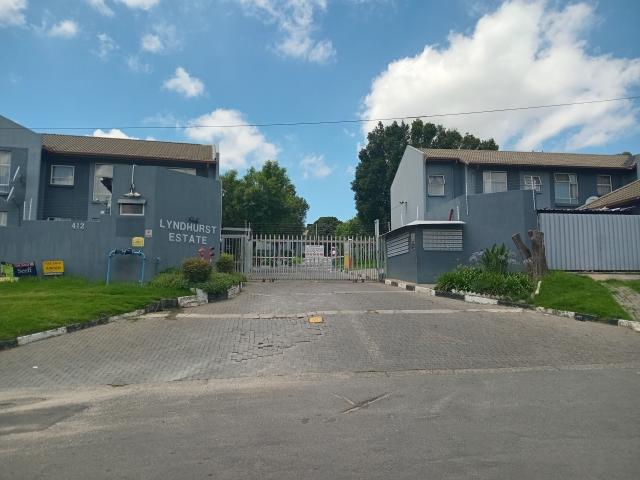 Townhouse for sale in Vosloorus, Gauteng