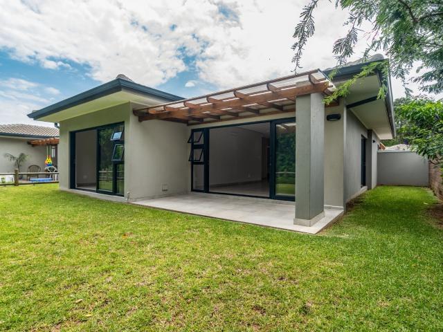 Townhouse for rent in Princess Grant, Kwazulu-natal