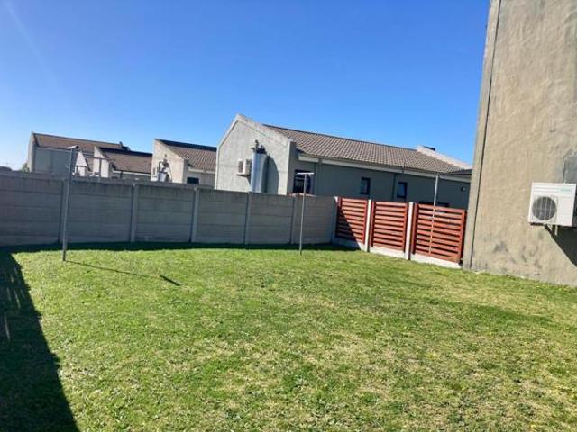 Townhouse for sale in Port Elizabeth, Eastern Cape