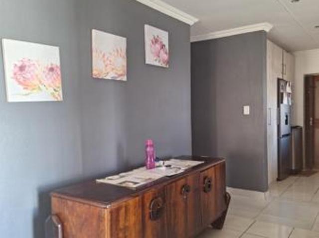Townhouse for sale in Hartbeespoort Dam Nature Reserve, North West