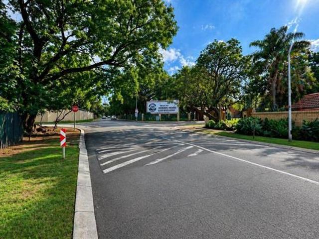 Townhouse for sale in Hartbeespoort Dam Nature Reserve, North West