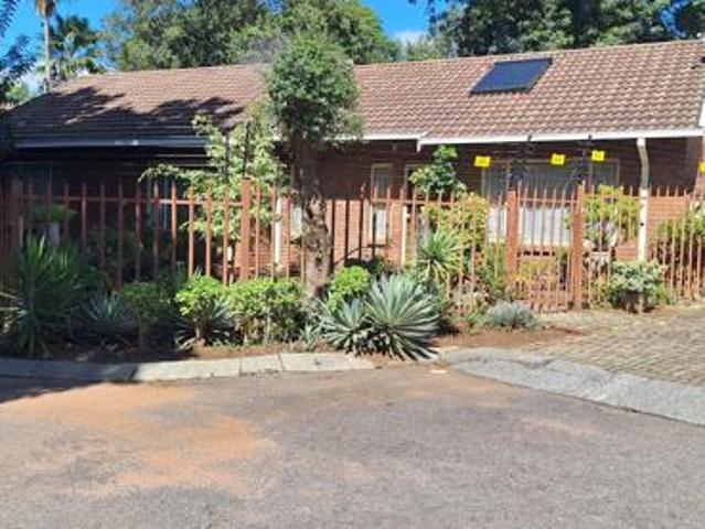 Townhouse for sale in Hartbeespoort Dam Nature Reserve, North West