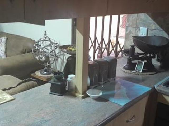 Townhouse for sale in Hartbeespoort Dam Nature Reserve, North West