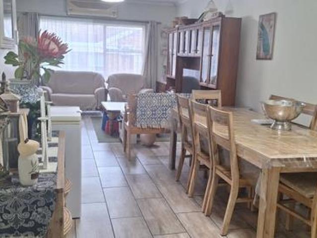 Townhouse for sale in Hartbeespoort Dam Nature Reserve, North West