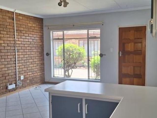 Townhouse for sale in Hartbeespoort Dam Nature Reserve, North West
