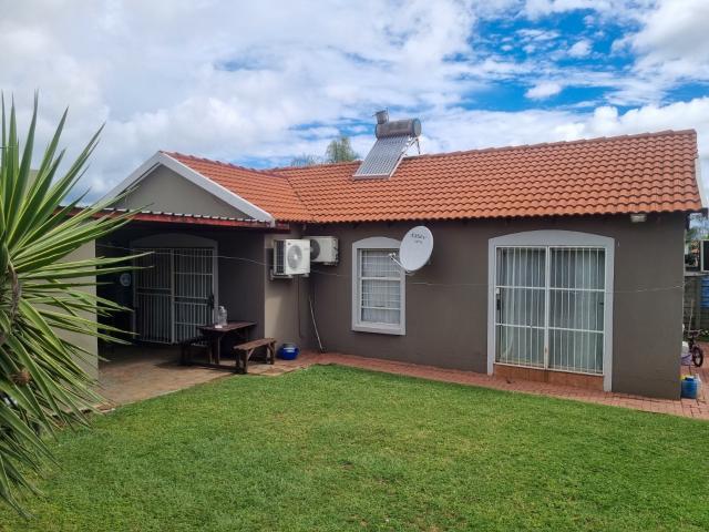Townhouse for sale in Hartbeespoort Dam Nature Reserve, North West