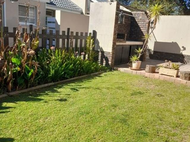 Townhouse for rent in Vosloorus, Gauteng