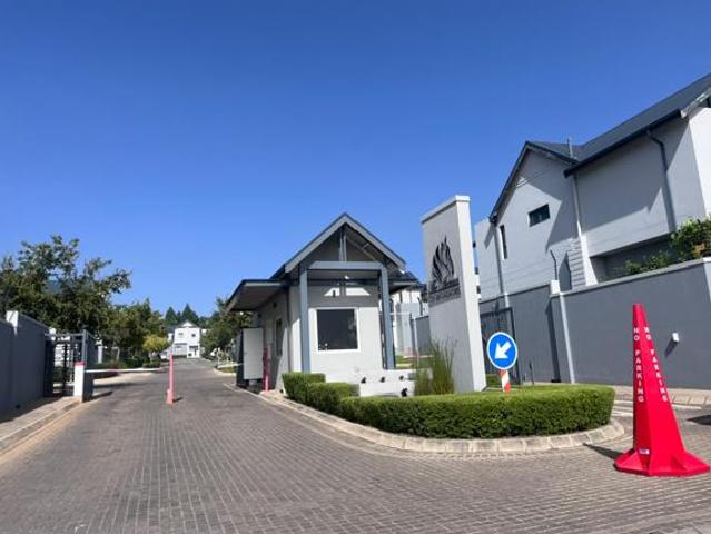 Townhouse for rent in Vosloorus, Gauteng