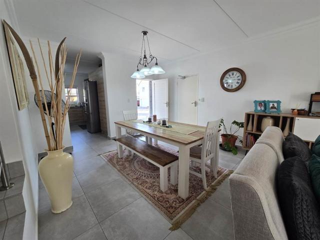 Townhouse for sale in Vosloorus, Gauteng