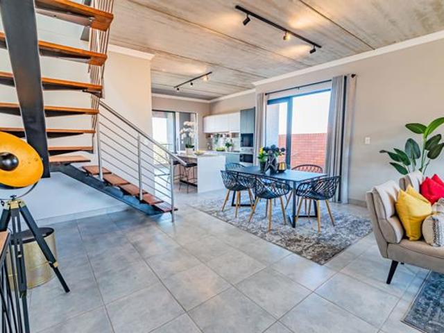 Townhouse for rent in Waterkloof, Gauteng