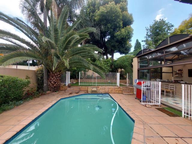 Townhouse for sale in Vosloorus, Gauteng