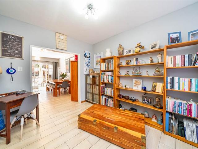 Townhouse for sale in Vosloorus, Gauteng