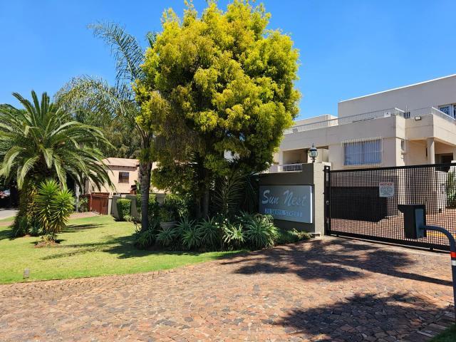 Townhouse for rent in Vosloorus, Gauteng