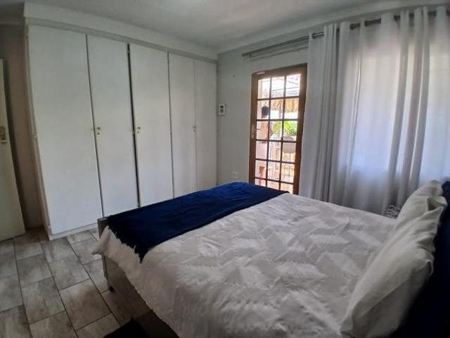 Townhouse for rent in Waterkloof, Gauteng