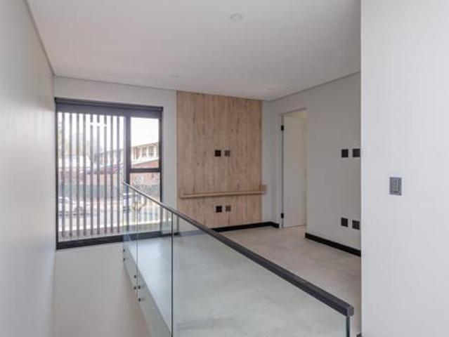 Townhouse for rent in Vosloorus, Gauteng