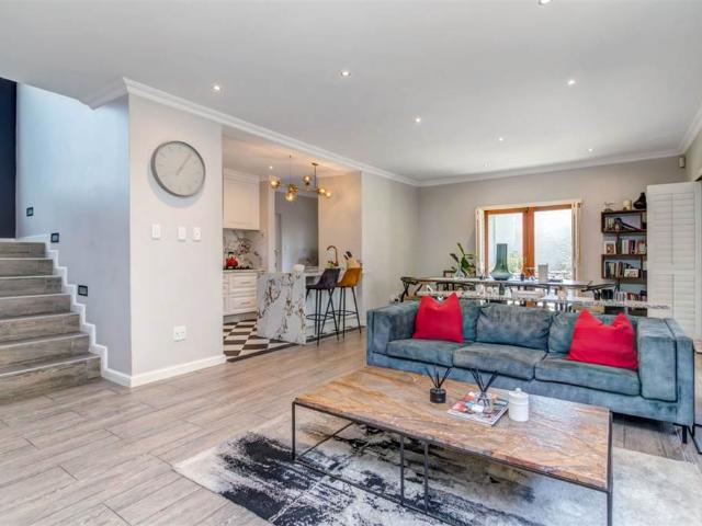 Townhouse for sale in Johannesburg, North & Sandton